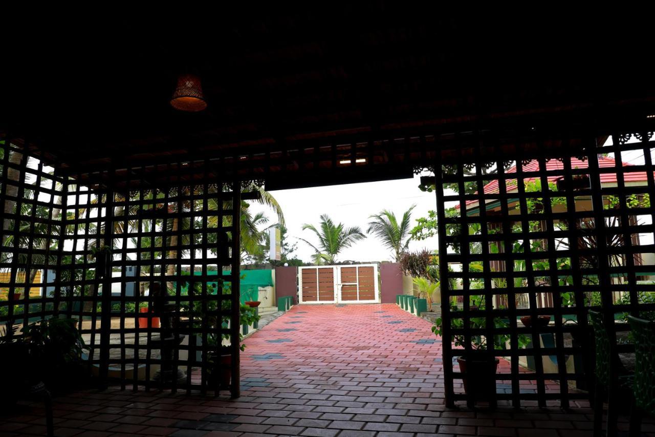 Sunset Beach Villa Cherai Kochi Esterno foto